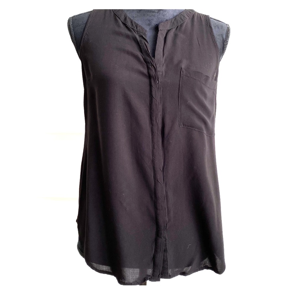 Black Old Navy Button Down Sleeveless Blouse